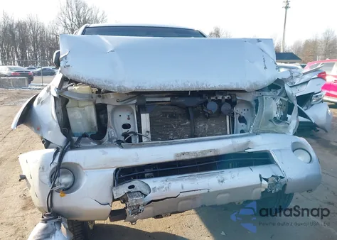 2005 Toyota Tacoma Base V6 z USA, uszkodzony, nr VIN 5TEUU42N65Z073953